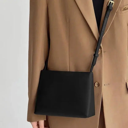 Women’s versatile and minimalist square handbag - black accessories